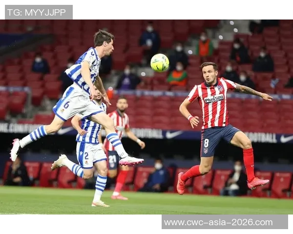 足球内切的定义与技巧解析及其在比赛中的重要性 足球内切的定义与技巧解析及其在比赛中的重要性