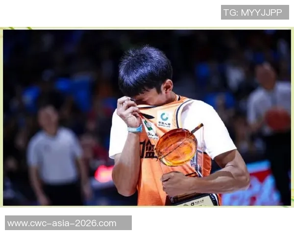 足球95号的传奇之路：从草根到顶级联赛的奋斗与荣耀