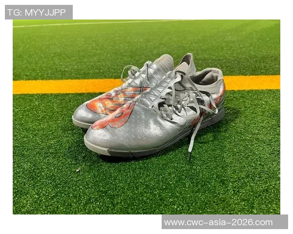 选择合适足球鞋提升球场表现的技巧与建议